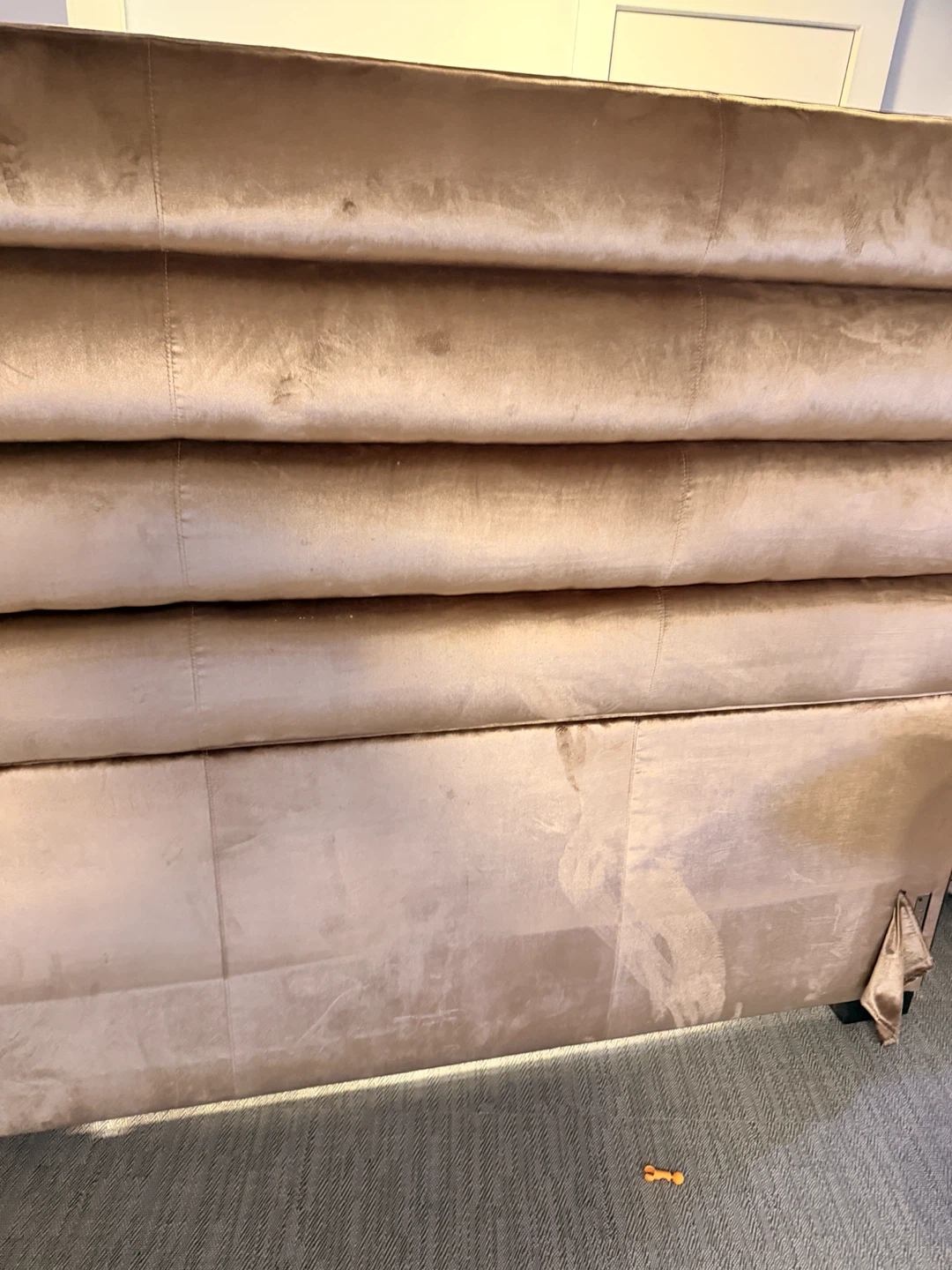 Velvet Upholstered Queen Size Headboard - photo 4