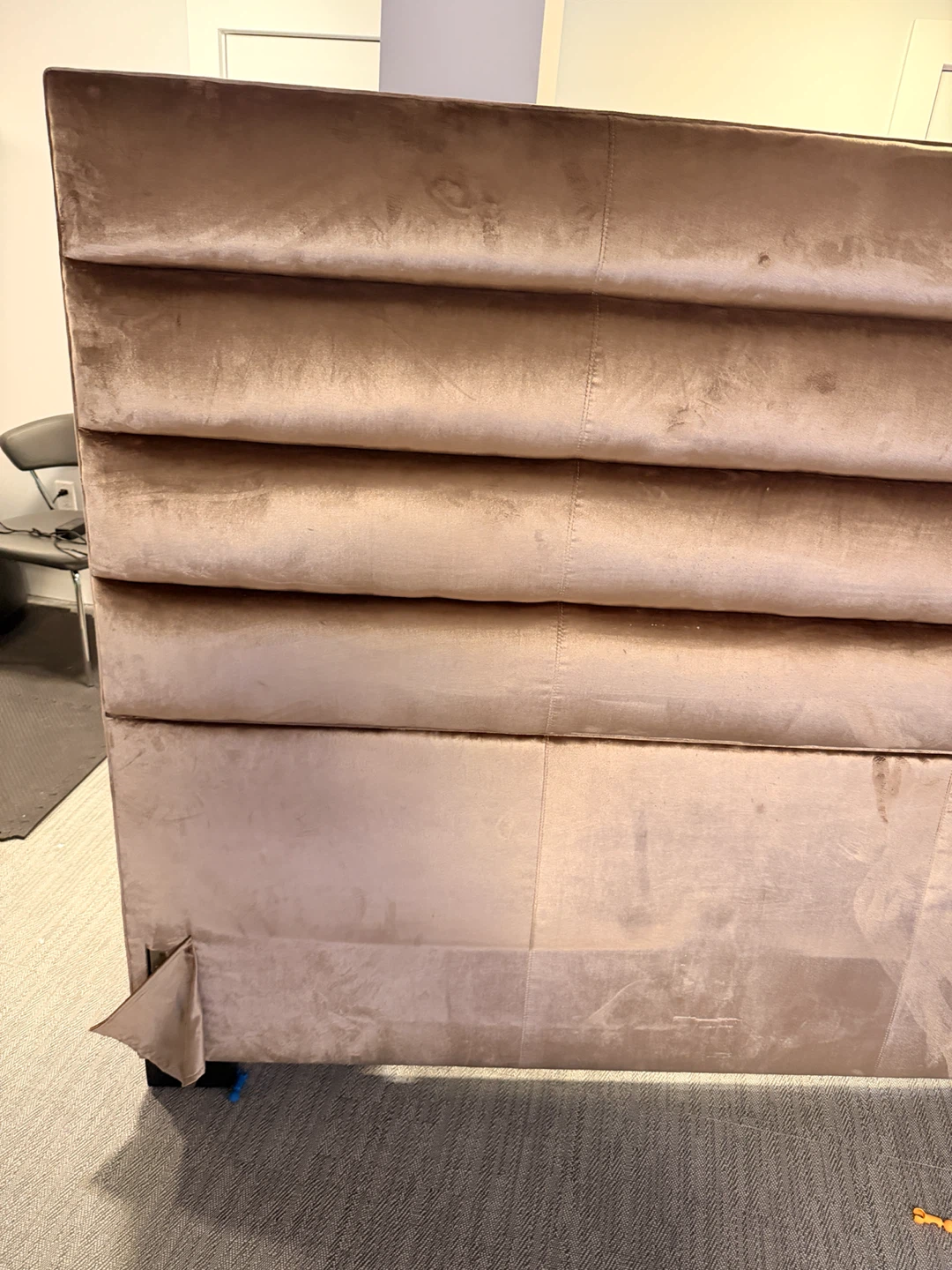 Velvet Upholstered Queen Size Headboard - photo 5