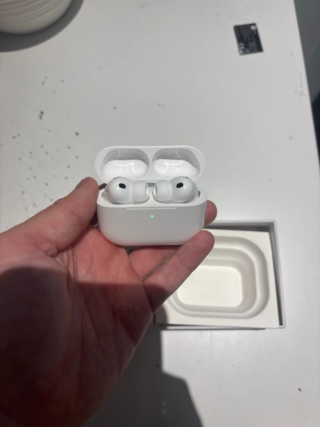 Apple AirPods Pro - photo 2