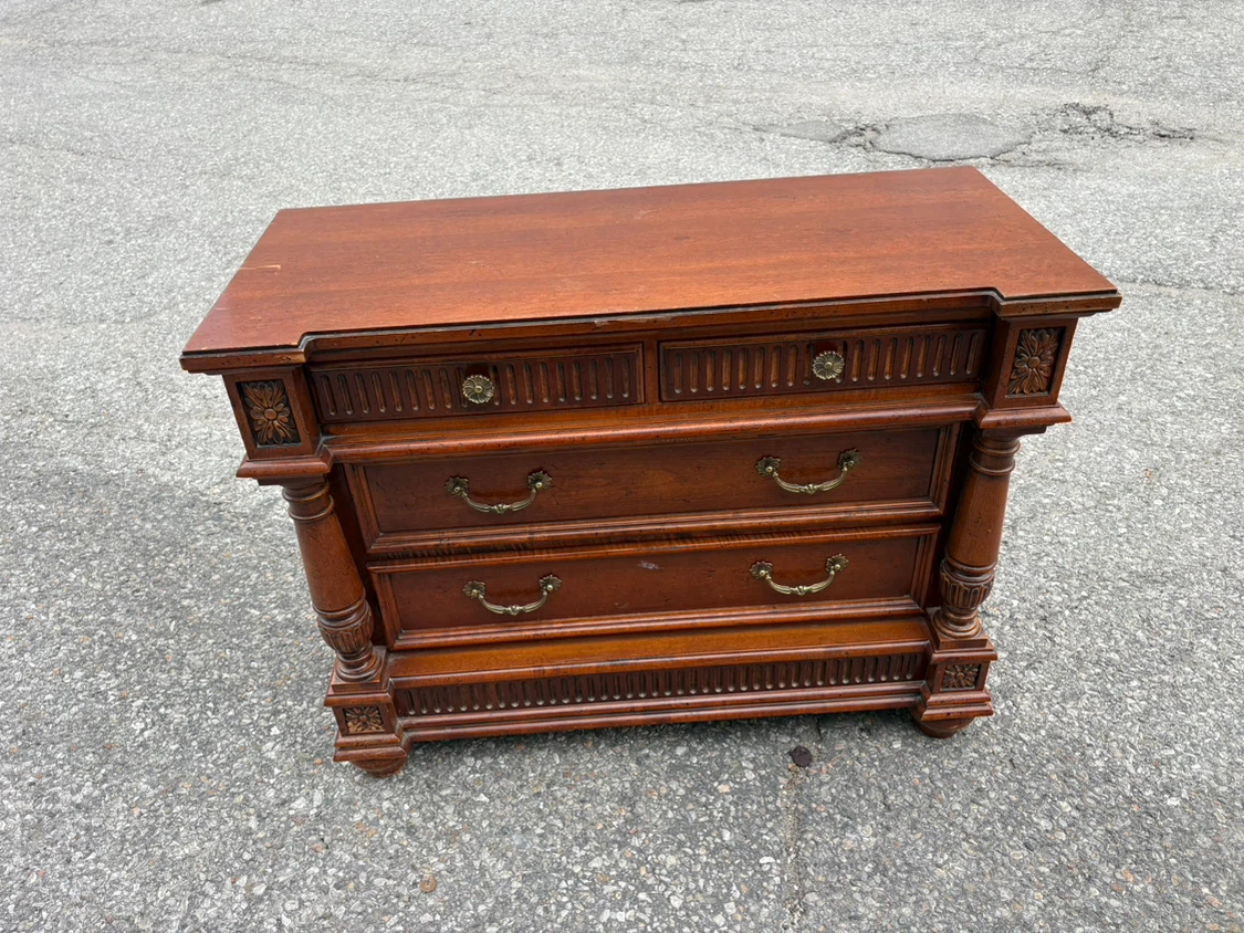 Free delivery used Vintage Style Wooden Three-Drawer Chest