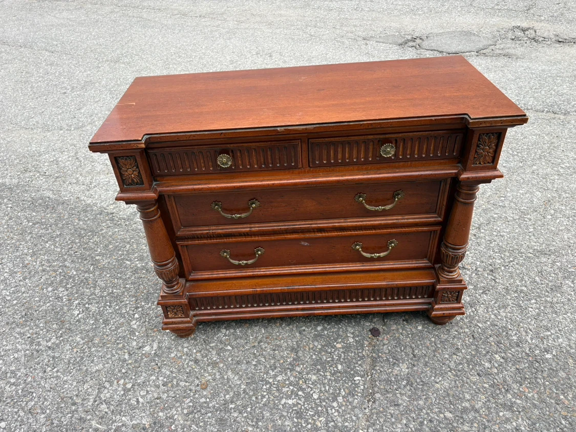 Free delivery used Vintage Style Wooden Three-Drawer Chest - photo 3