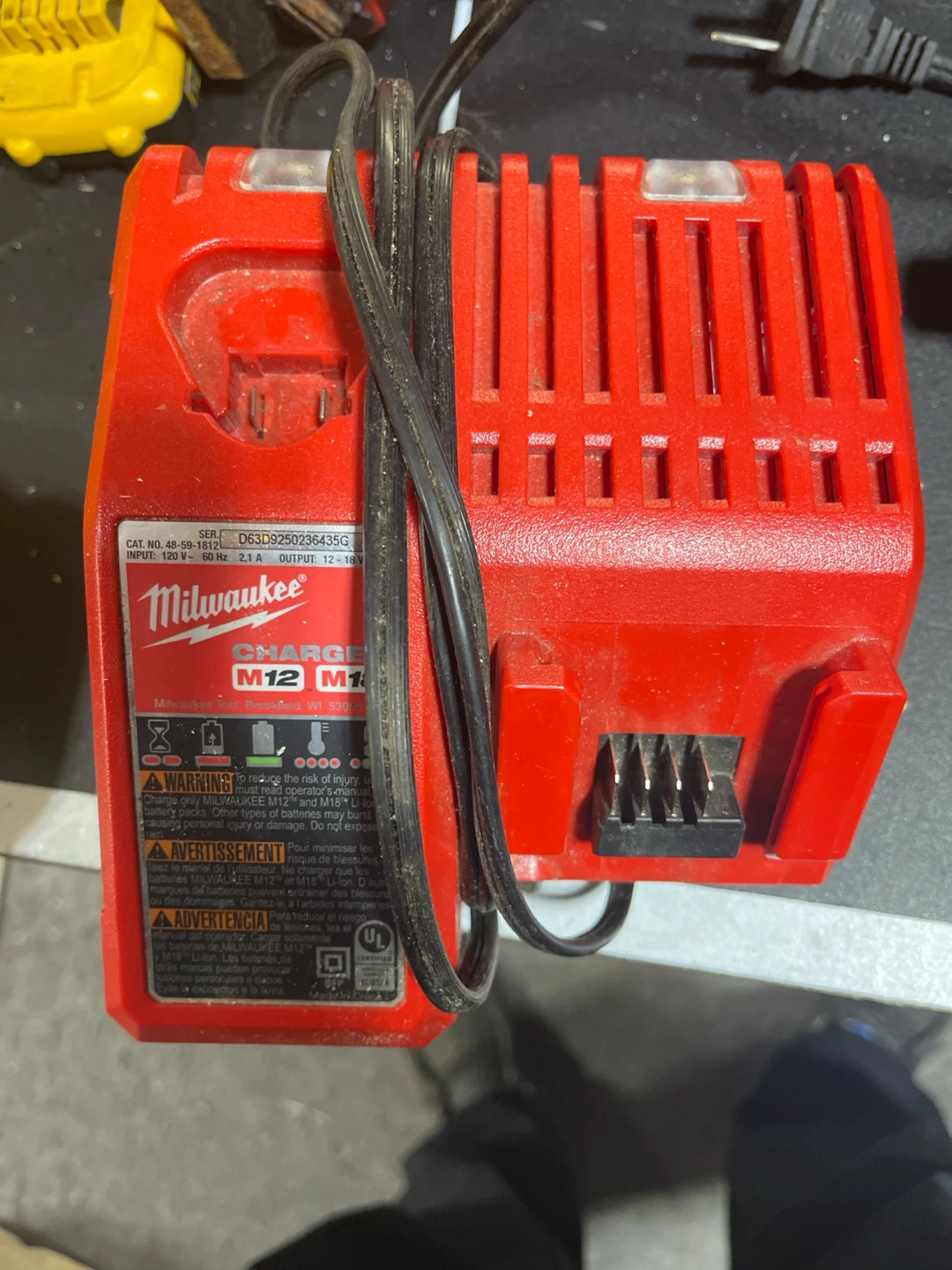 Milwaukee M12 & M18 Multi-Voltage Battery Charger