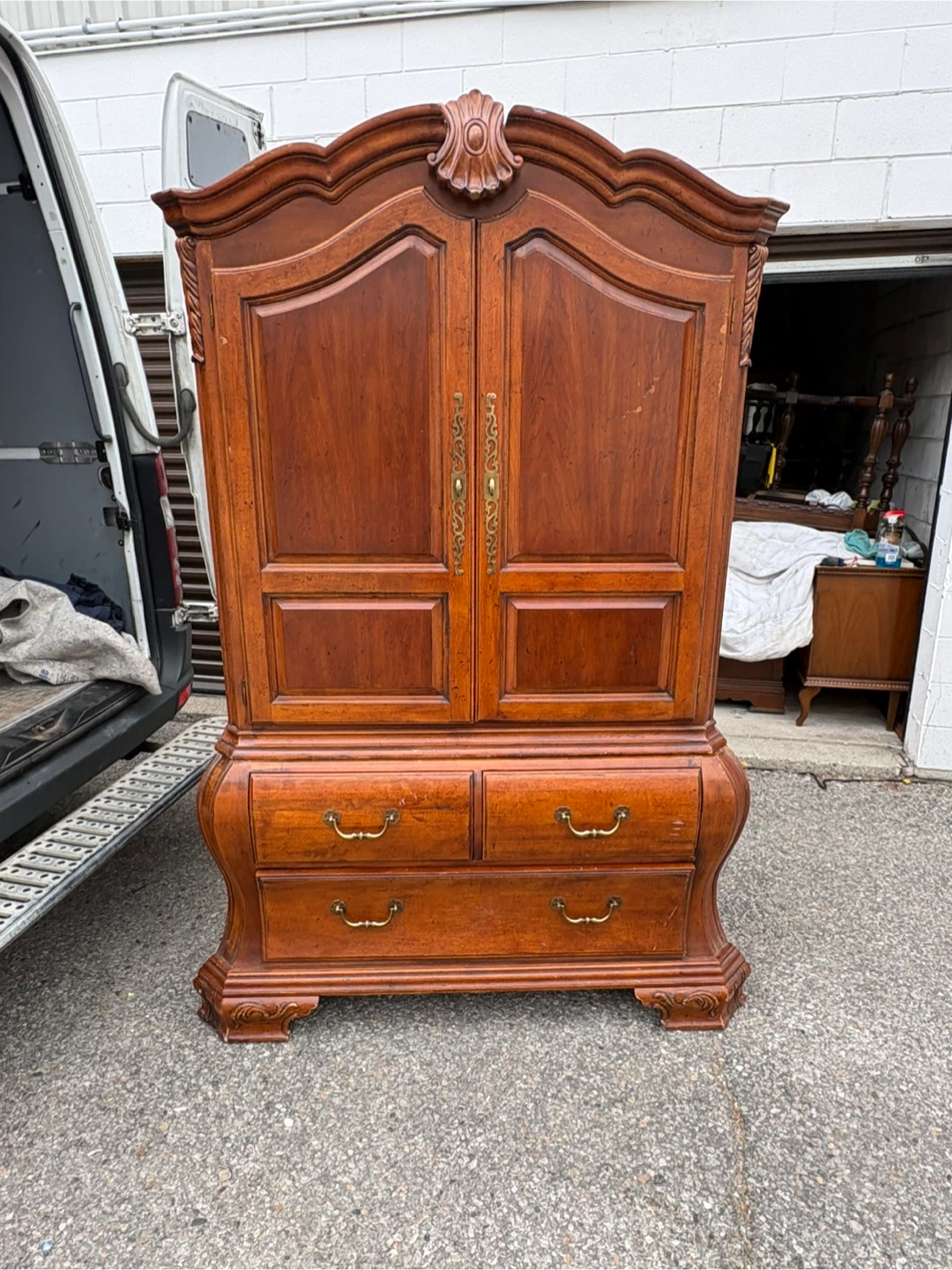 Free delivery used Traditional Solid Wood Armoire with Drawers