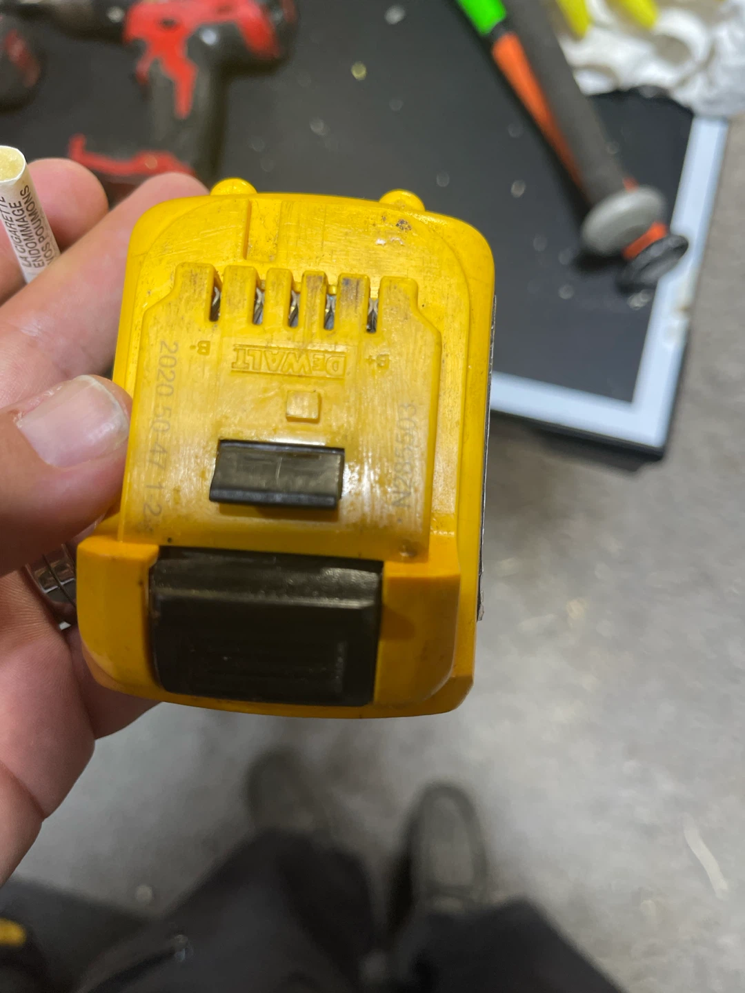 DeWalt 12V MAX XR 2Ah Lithium Ion Battery - photo 2