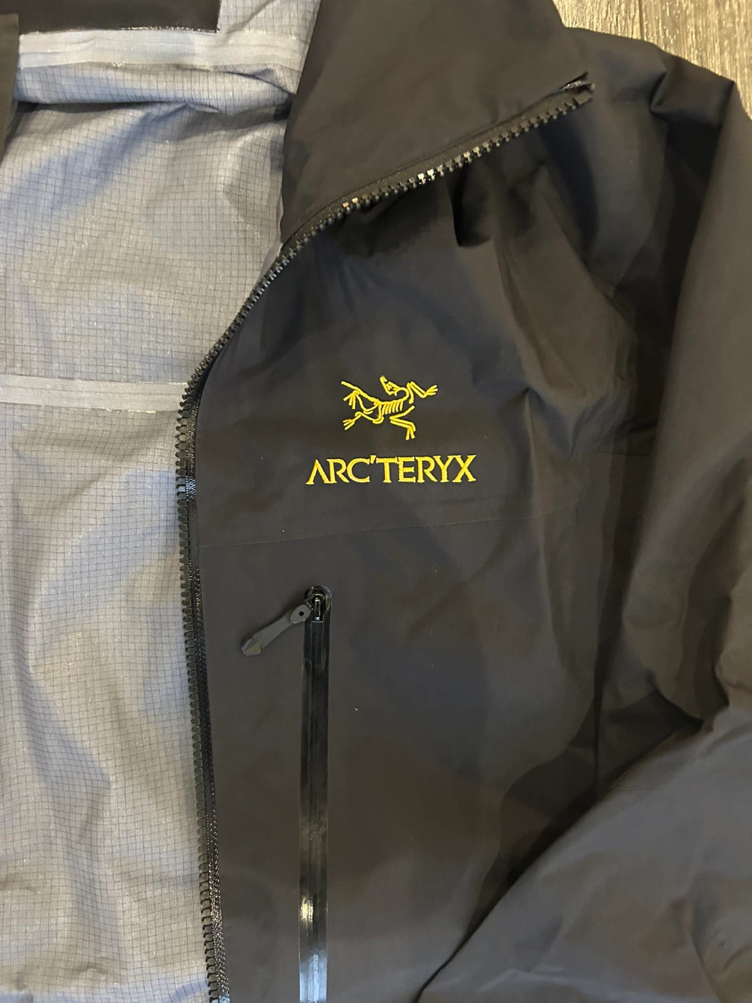 Arc'teryx Alpha SV Jacket (24k Gold) - Men's Large - photo 3