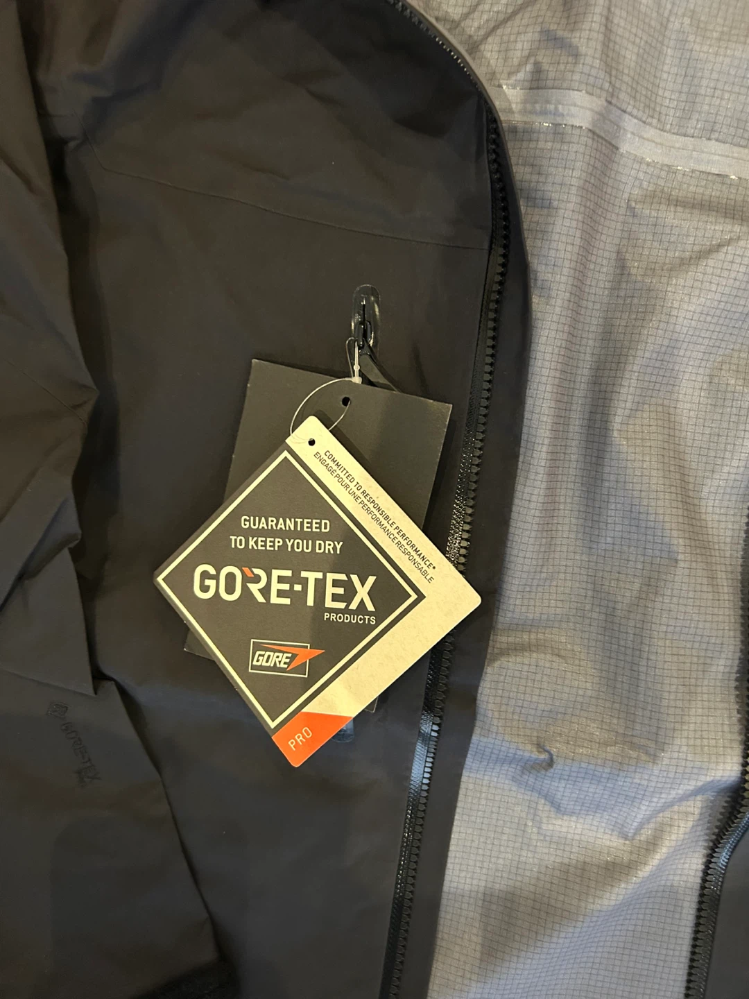 Arc'teryx Alpha SV Jacket (24k Gold) - Men's Large - photo 5