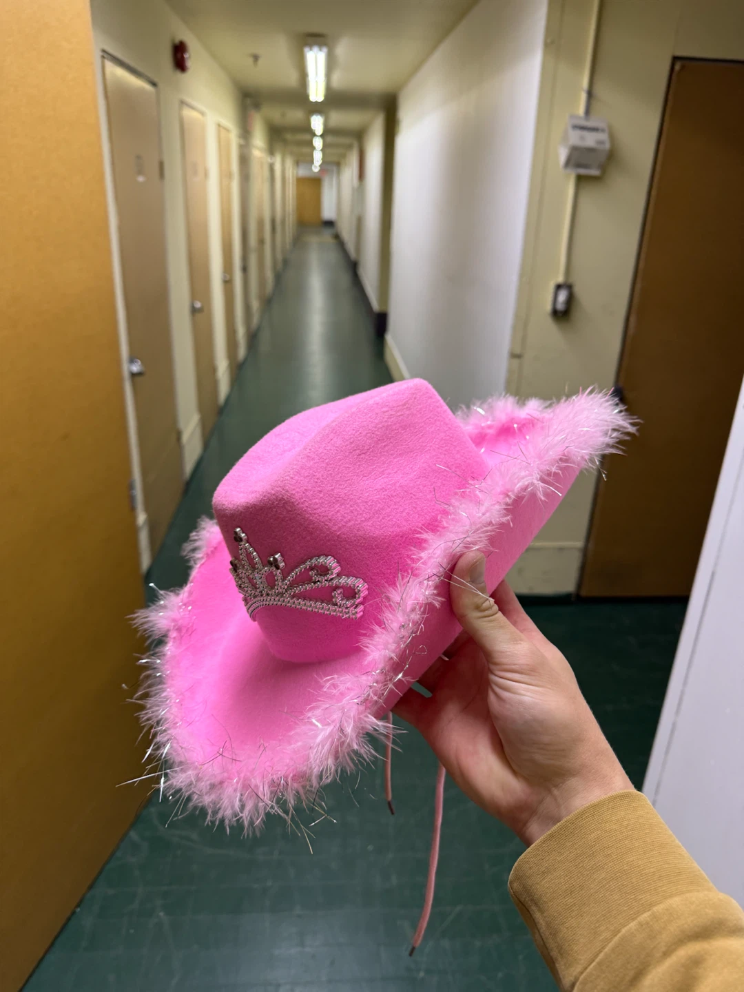 Pink light-up cowboy hat with tiara - photo 2