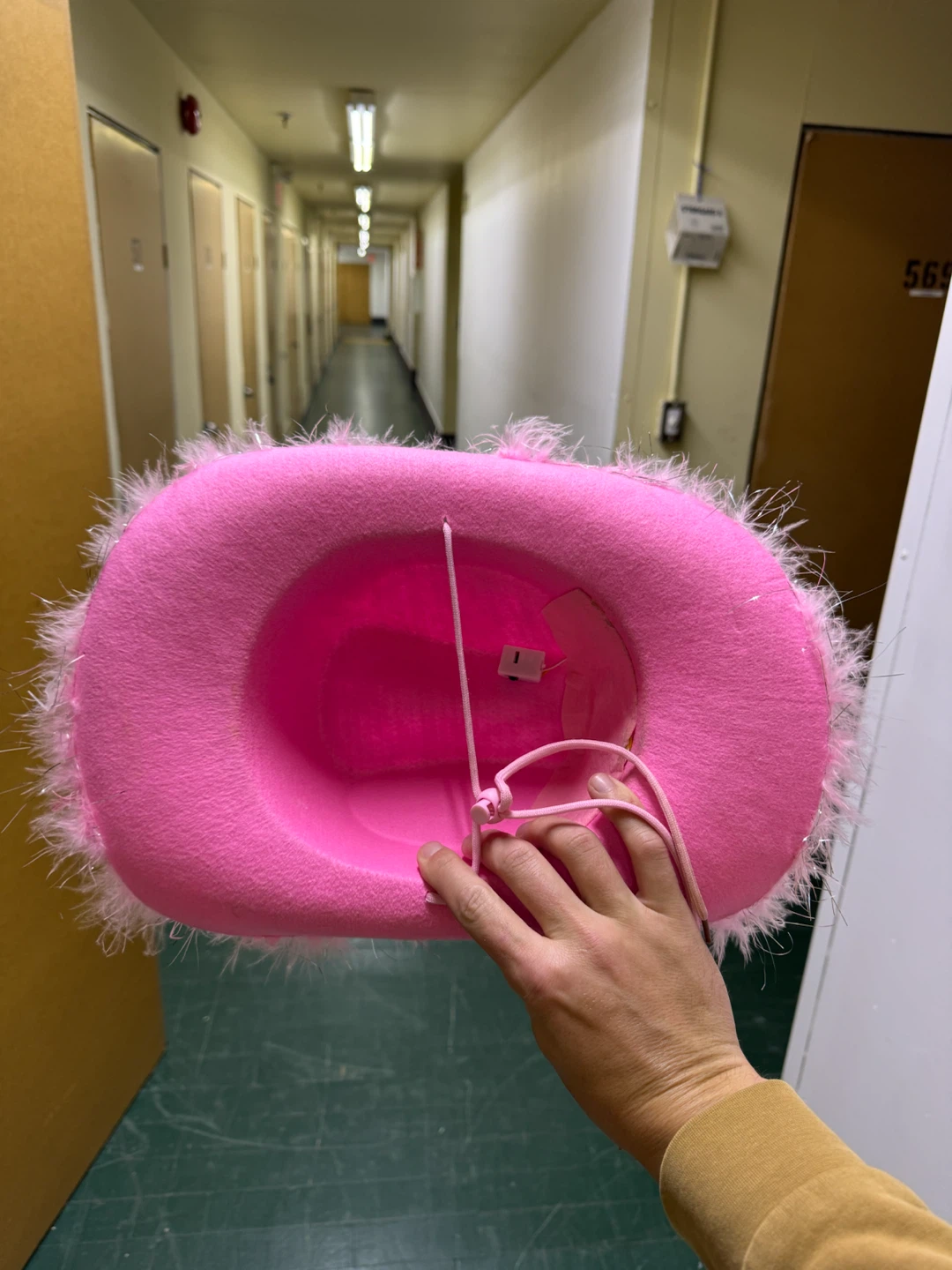 Pink light-up cowboy hat with tiara - photo 3