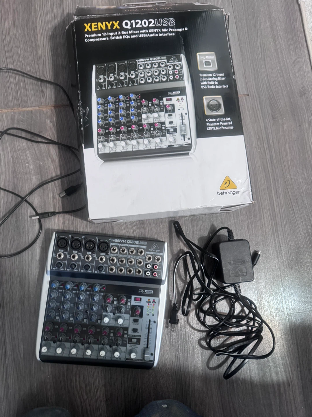Behringer XENYX Q1202USB Mixer with 2 Microphones - photo 2