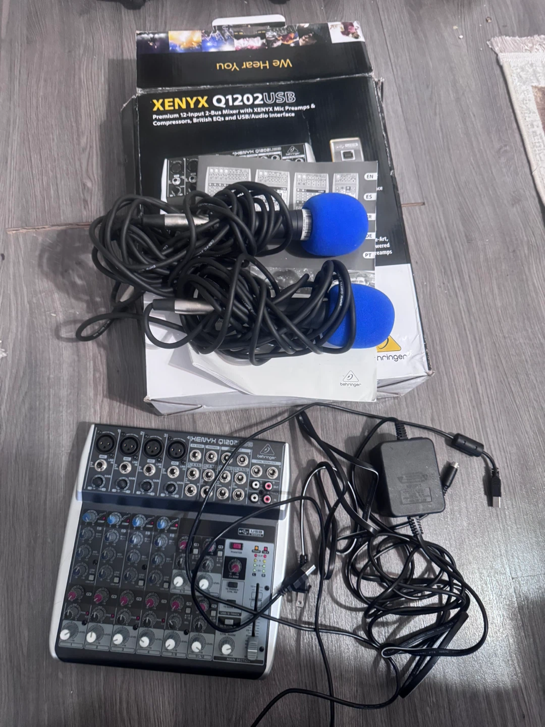 Behringer XENYX Q1202USB Mixer with 2 Microphones - photo 4