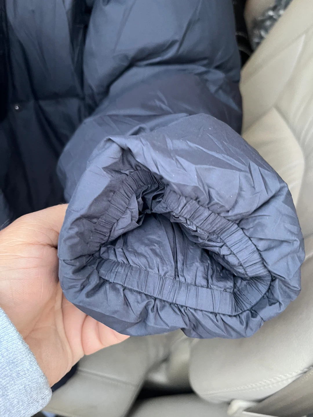 Babaton The Duvet Puffer Jacket Black - photo 4