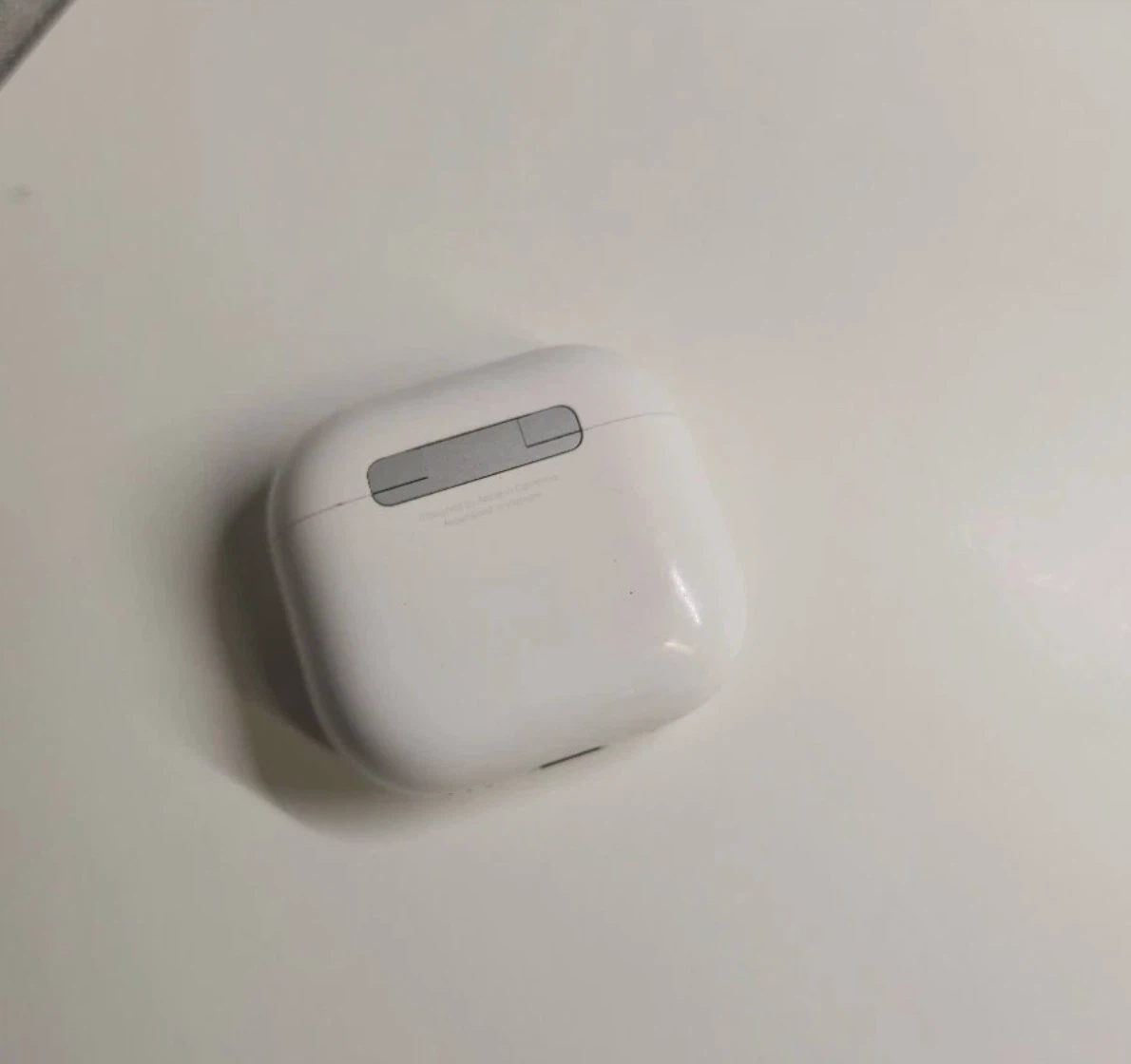 Apple AirPods 4th Generation Charging Case - photo 3