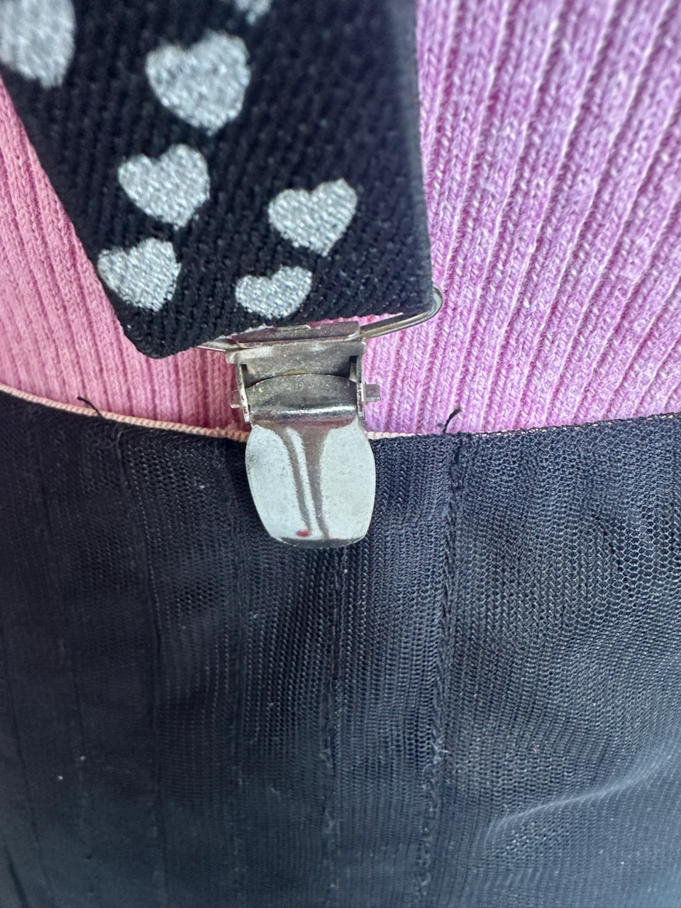 White Hearts Print Black Suspenders - photo 5