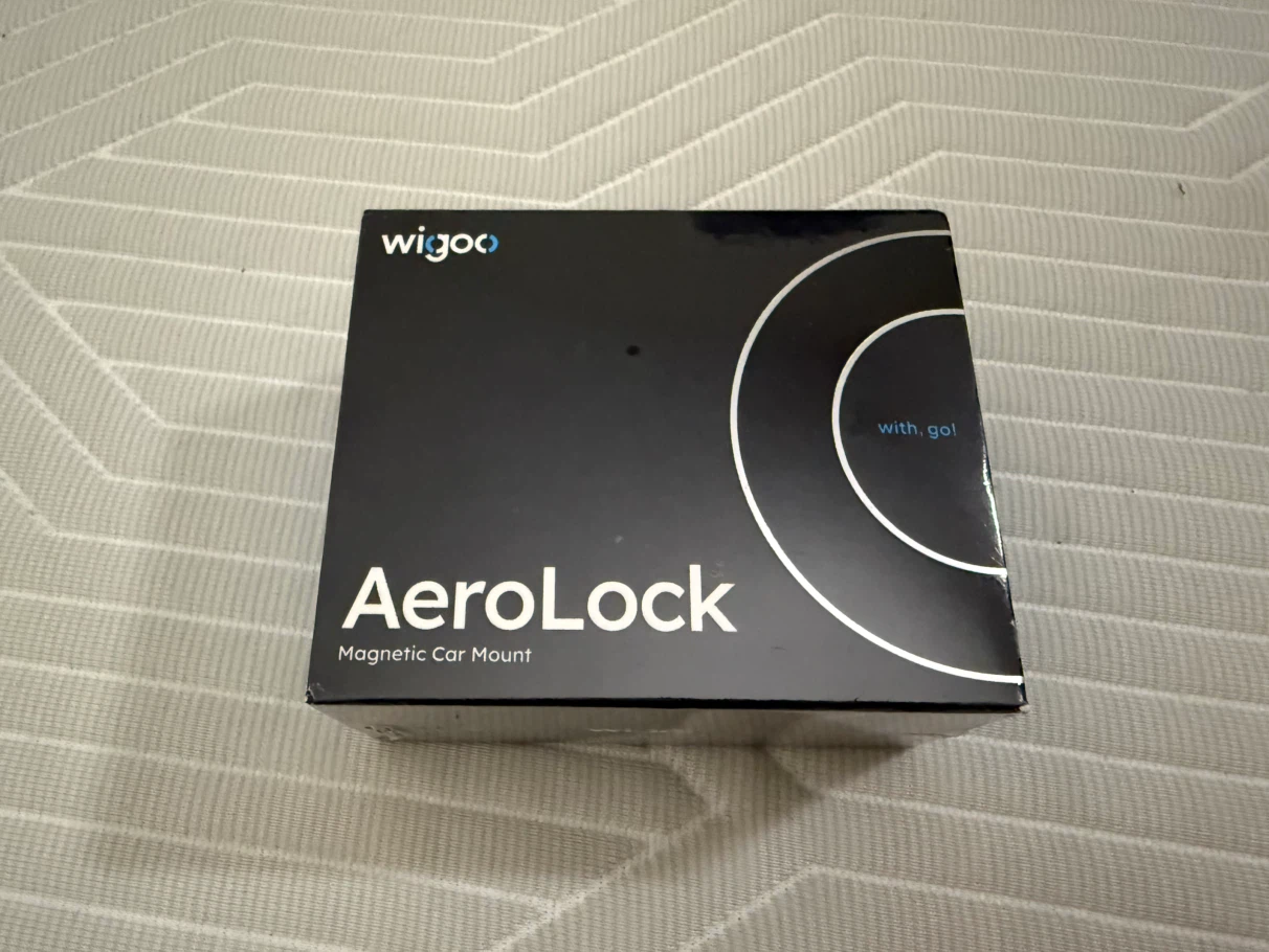 Brand New AeroLock Vacuum Magnetic Car Phone Holder