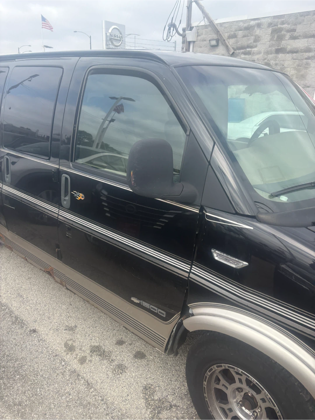 Chevrolet Express 1500 Van - photo 2