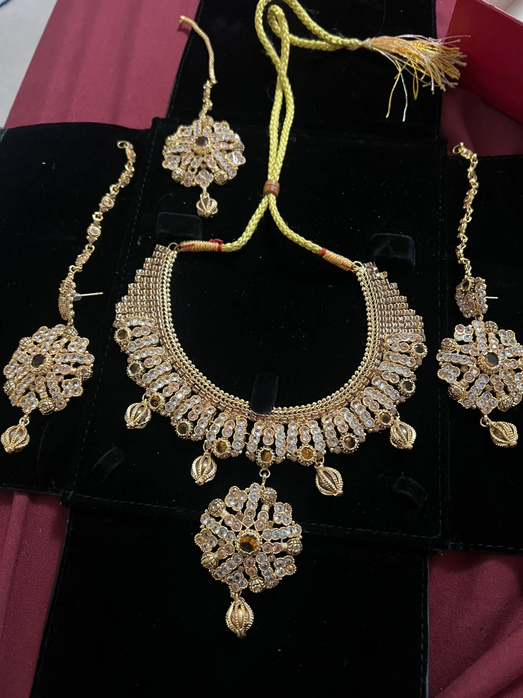 Gold Tone Floral Jewelry Set