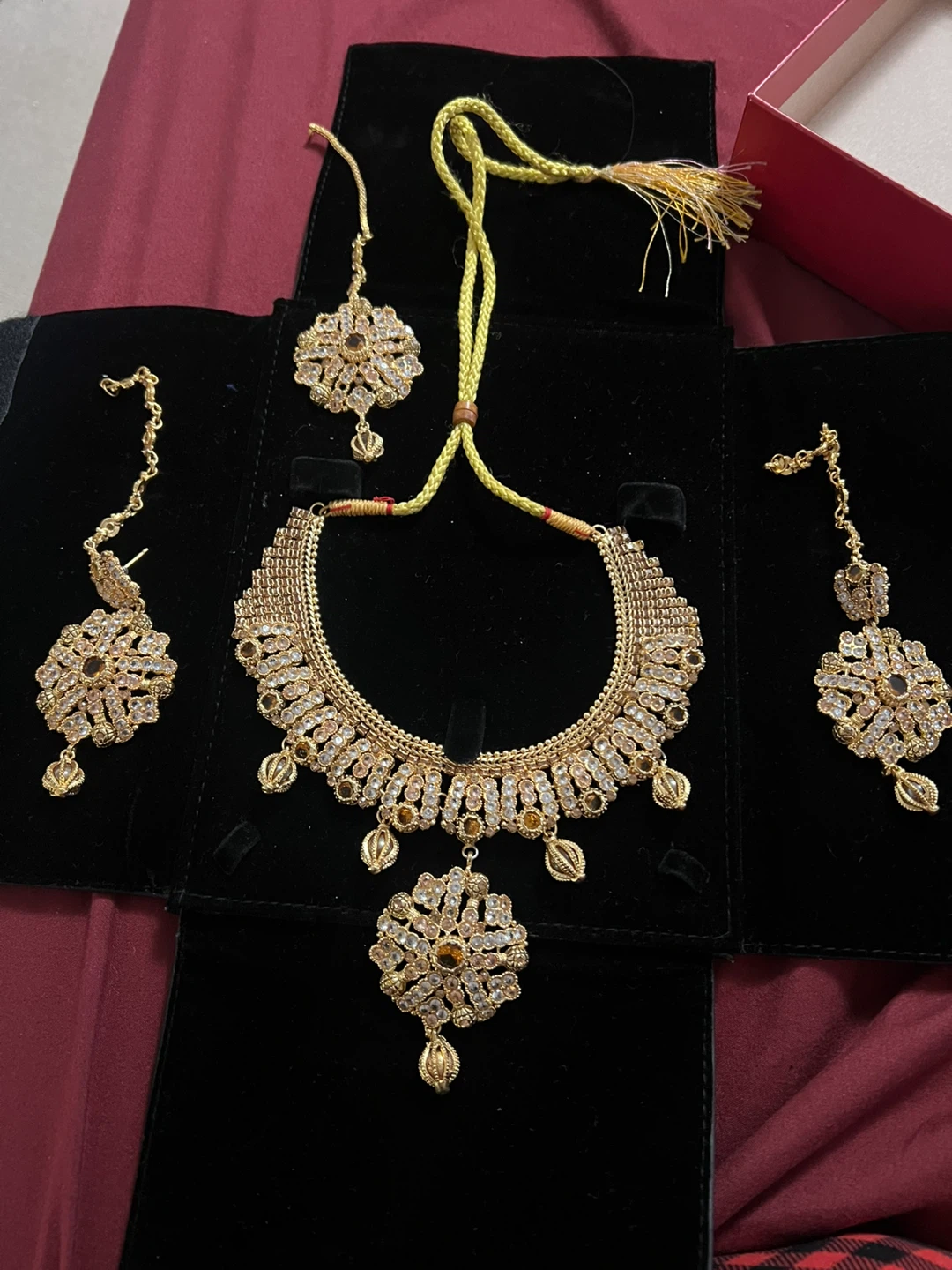 Gold Tone Floral Jewelry Set - photo 2