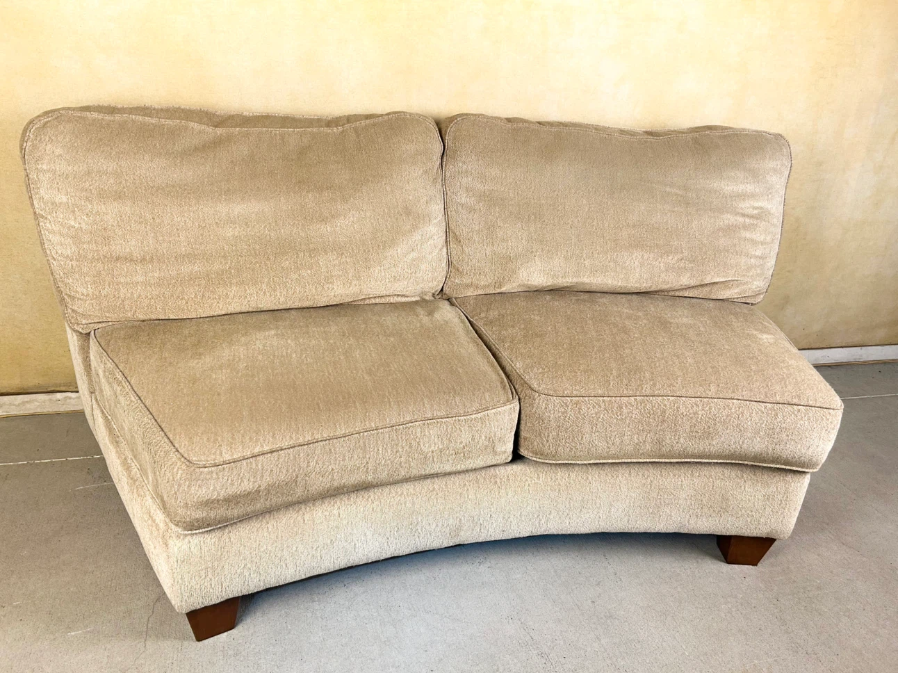 DELIVERY AVAILABLE! CURVED 2-SEAT SOFA FOR $100!