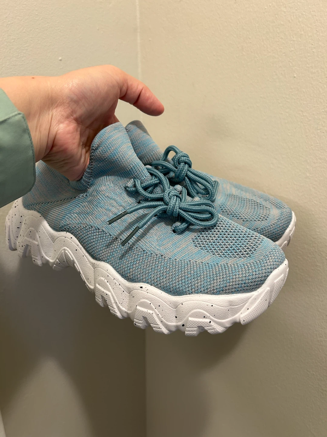 Brand New Women’s Knit Sneakers - Blue (Size US 7.5 / EU 38)