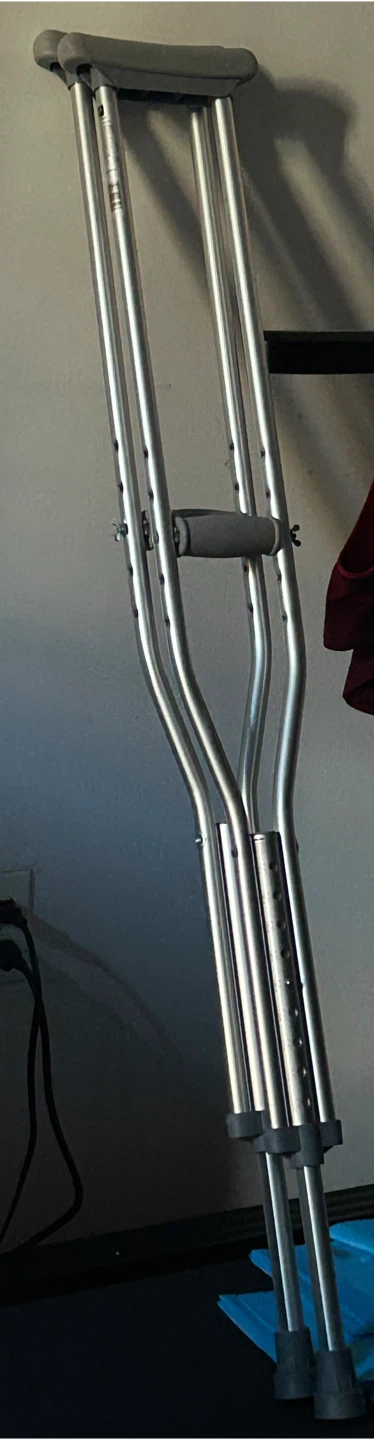 Adjustable Aluminum Crutches