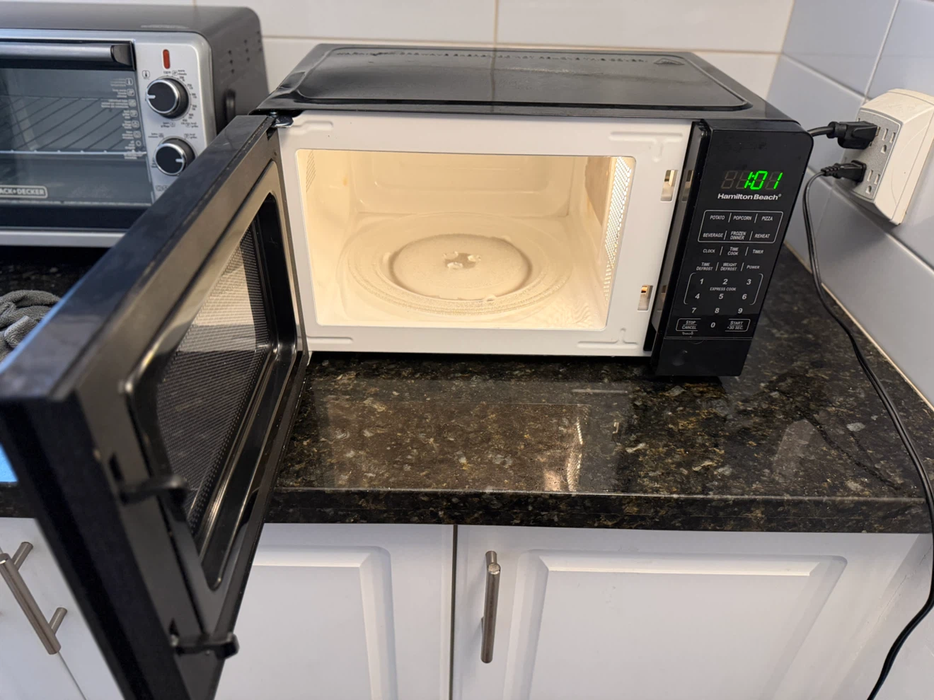 Hamilton Beach Countertop Microwave - photo 4