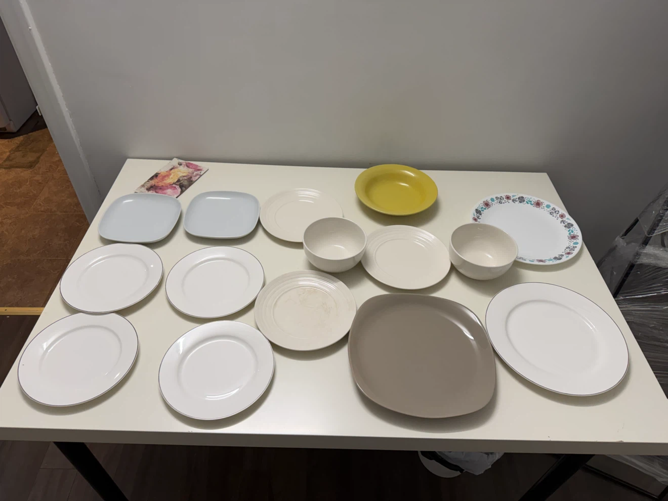 Moving sell: Assorted Kitchenware Set