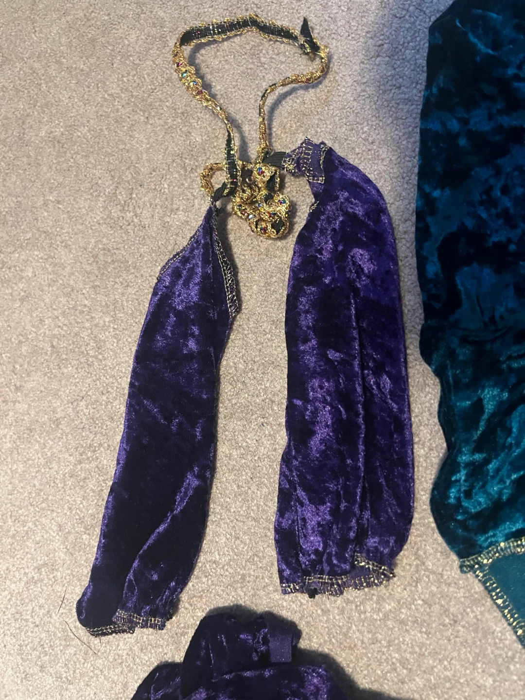 Halloween 🎃 Adult Costume-Velvet Renaissance Style Set - photo 5
