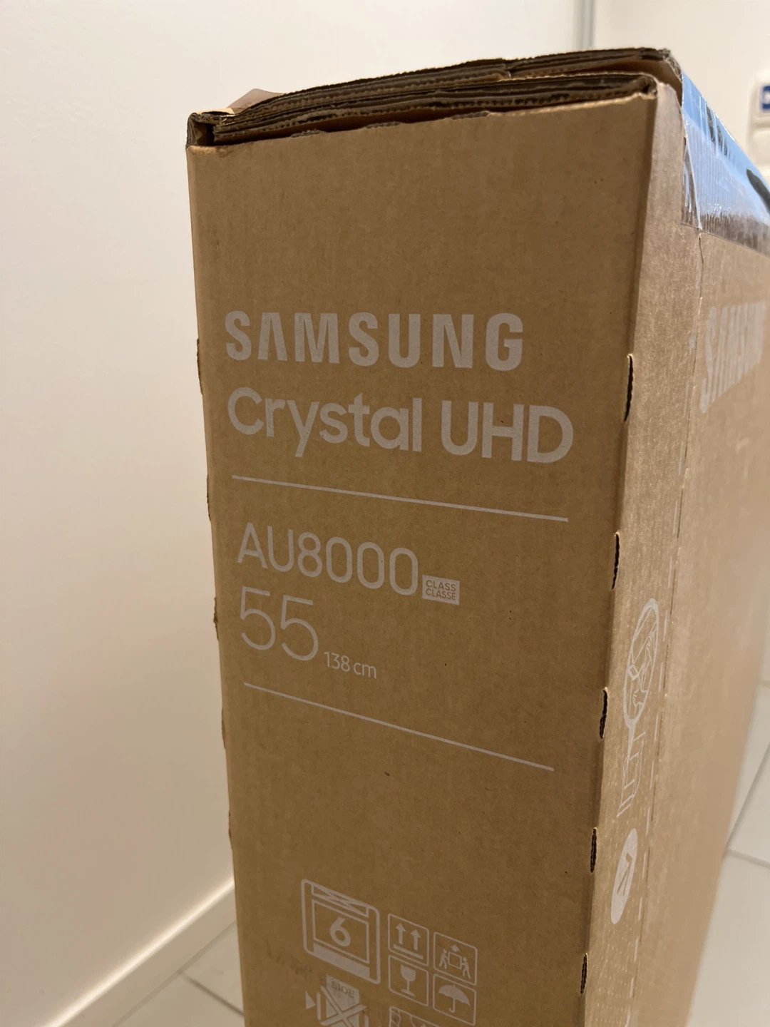 2021 4K 55” Smart TV (Samsung AU8000) - photo 2