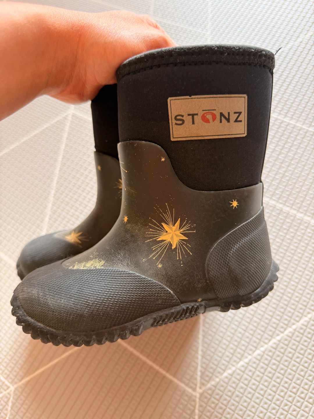Stonz kids rain/winter boots size 5 - photo 2