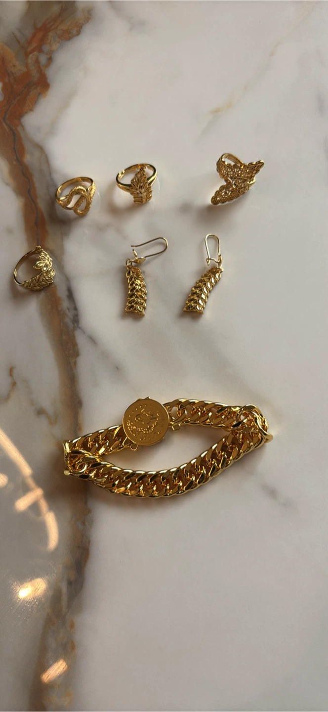 Gold Tone Jewelry Set
