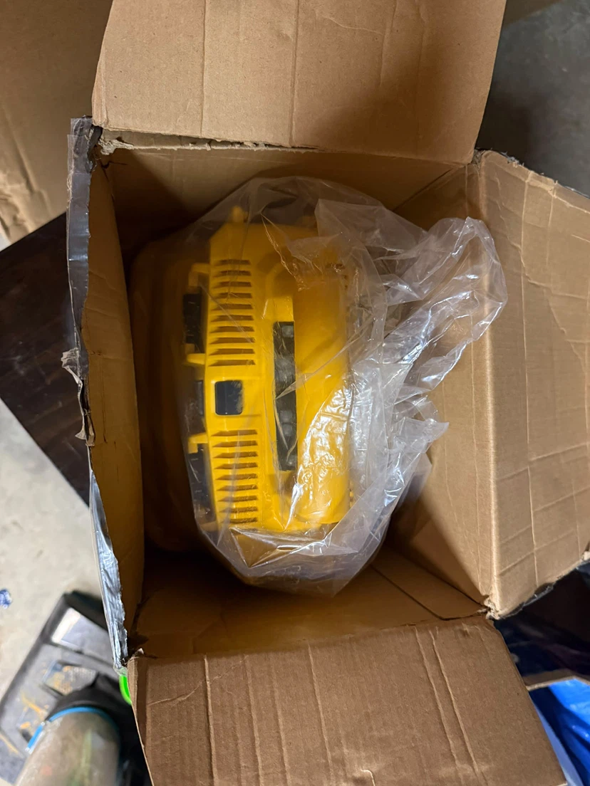 6-Port Battery Charger for Dewalt 20v 60v - photo 4