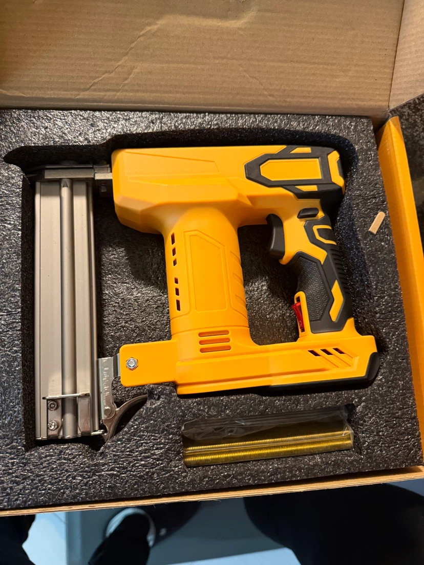 Electric Brad Nailer and Staple Gun - photo 2