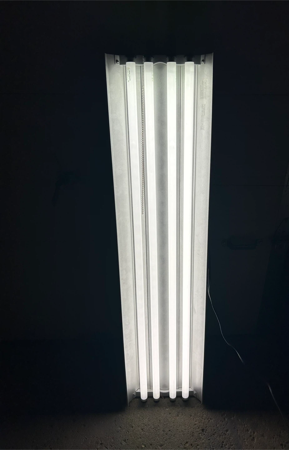 4-Foot 4-Light Fluorescent Shop Light