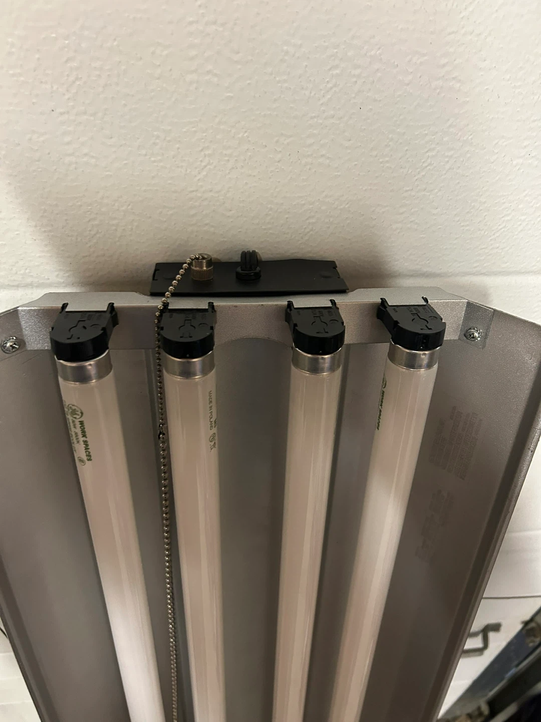 4-Foot 4-Light Fluorescent Shop Light - photo 3