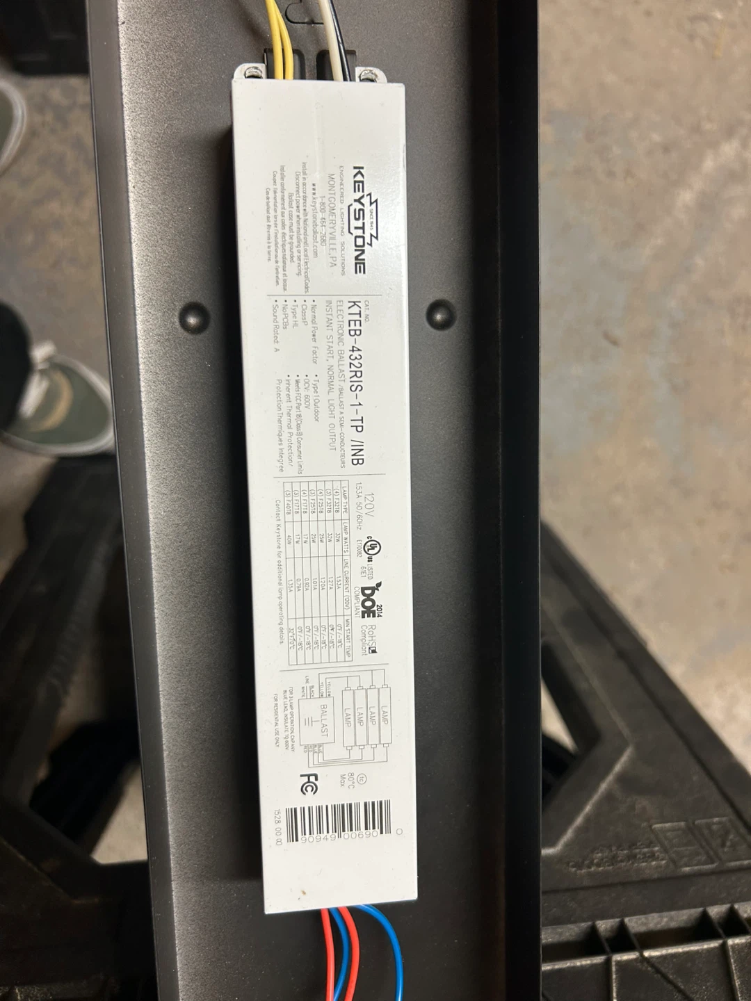 4-Foot 4-Light Fluorescent Shop Light - photo 5