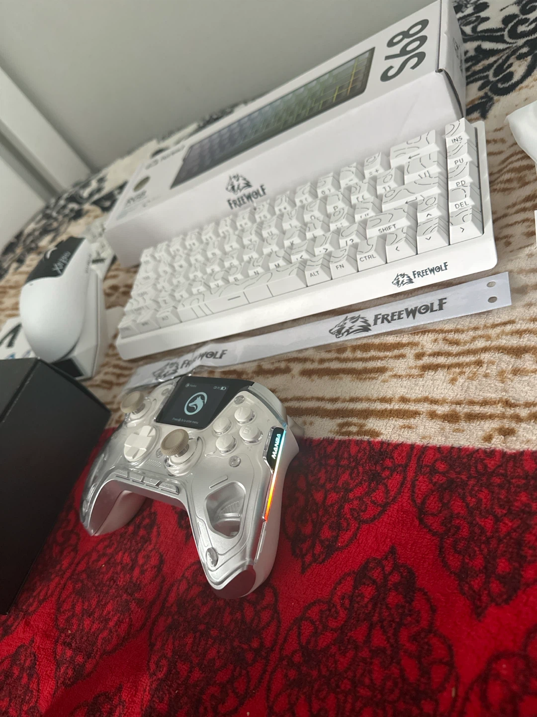 Freewolf S68 Keyboard, Attack Shark Mouse, Manba Controller - photo 3