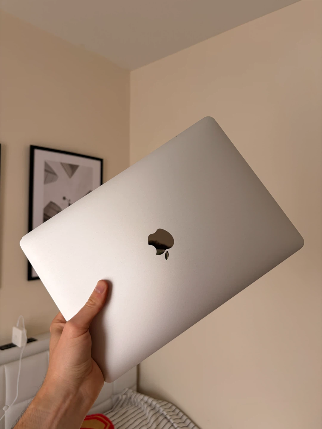 MacBook Air M1 (Retina, 13-inch, 2020) — Silver / 8GB / 250GB - photo 5