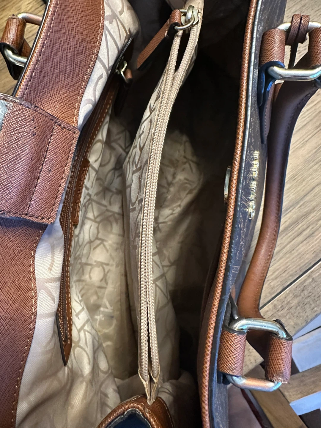 Calvin Klein Monogram Tote Bag - photo 4