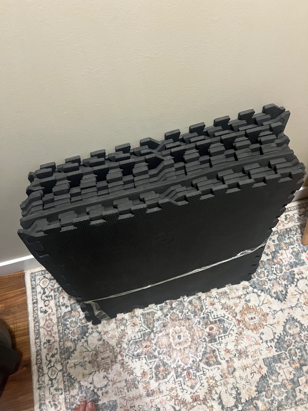 Interlocking foam floor mats