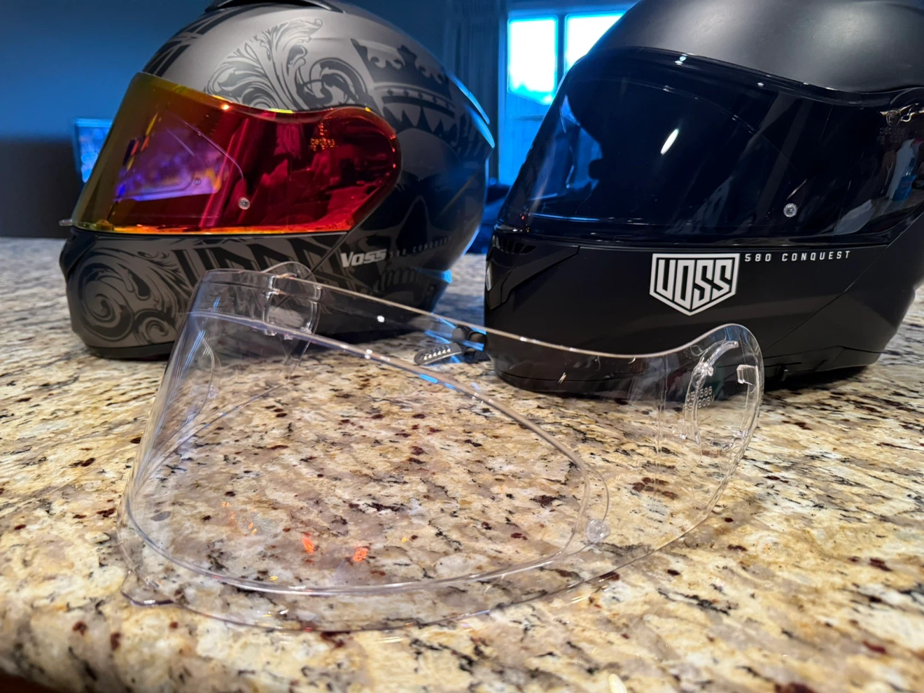 Two Voss 580 Conquest Motorcycle Helmets - photo 2