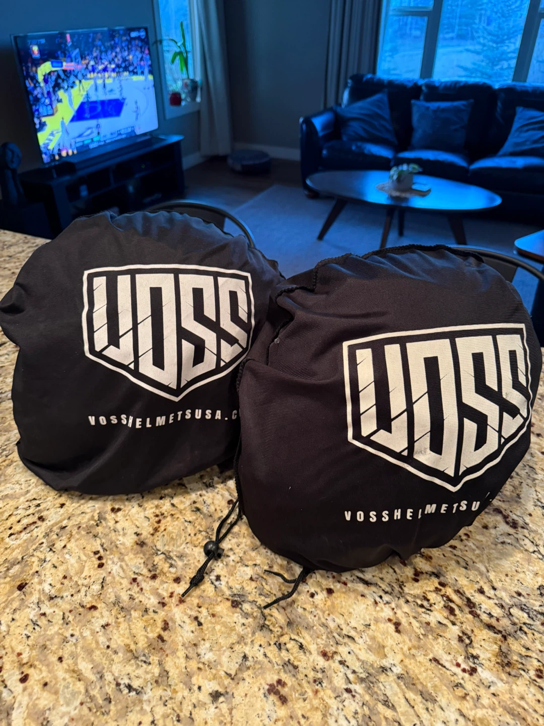 Two Voss 580 Conquest Motorcycle Helmets - photo 3