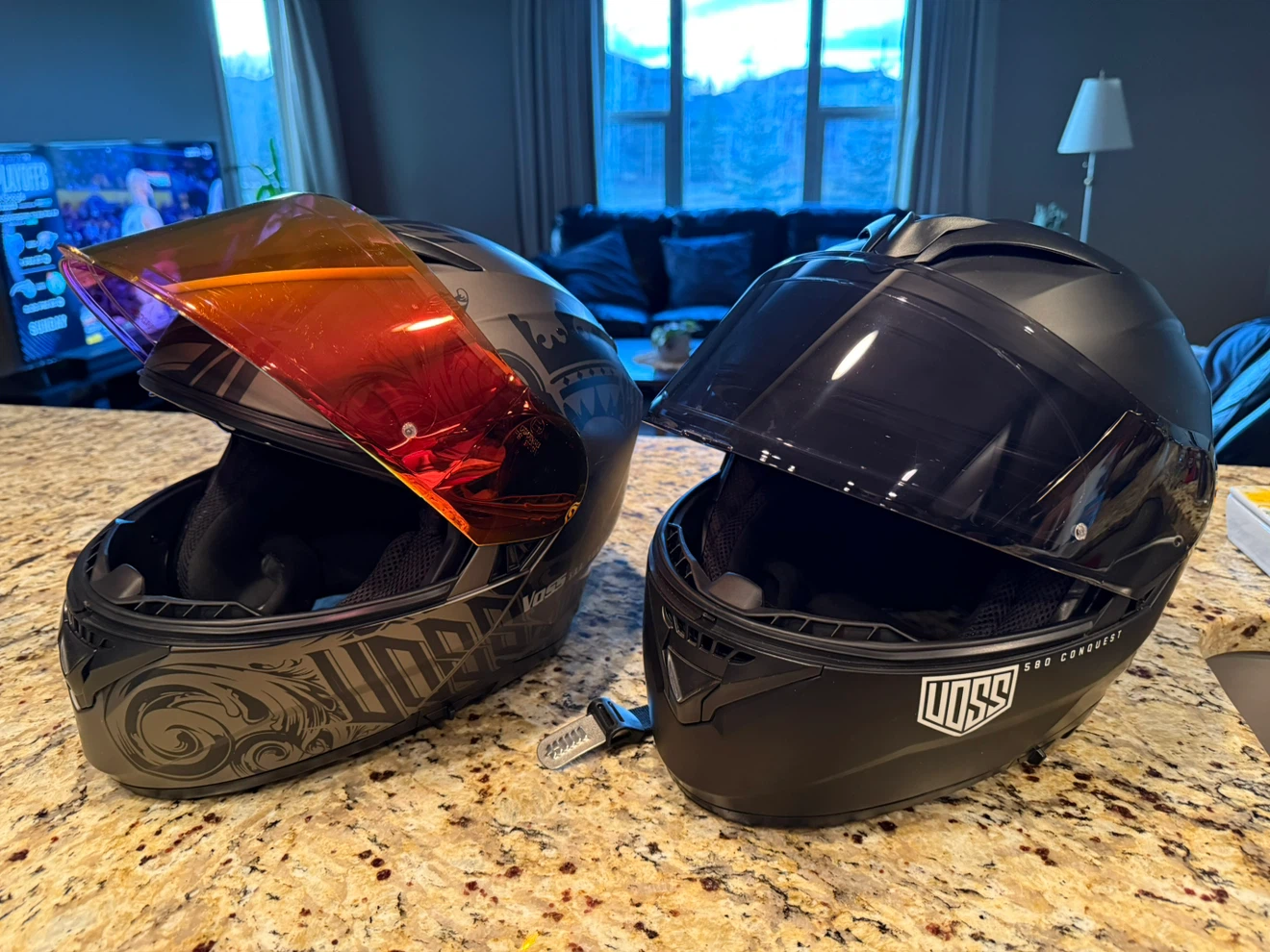 Two Voss 580 Conquest Motorcycle Helmets - photo 4