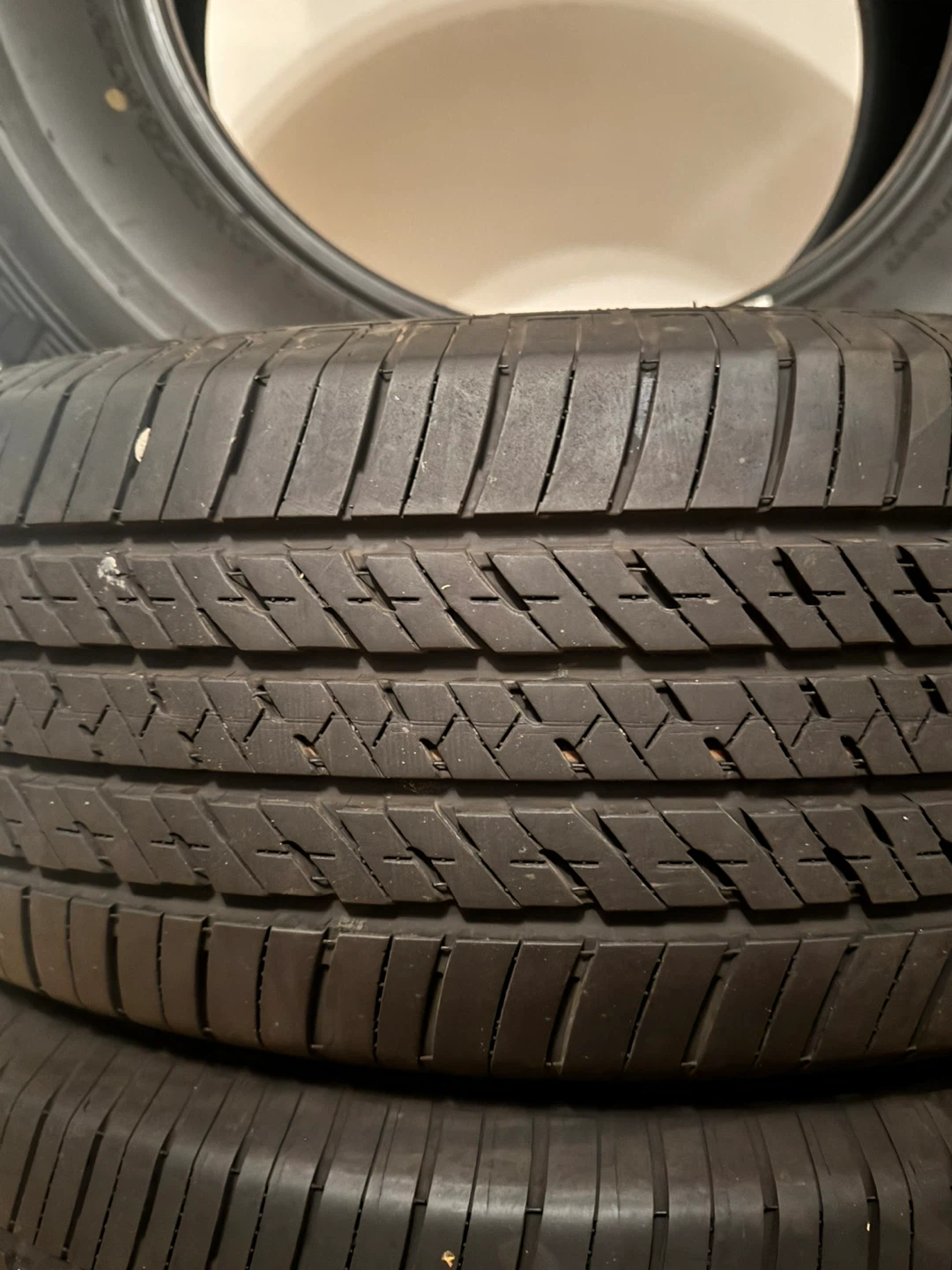 Bridgestone Dueler H/L 422 Plus - 245/70R17 - photo 2