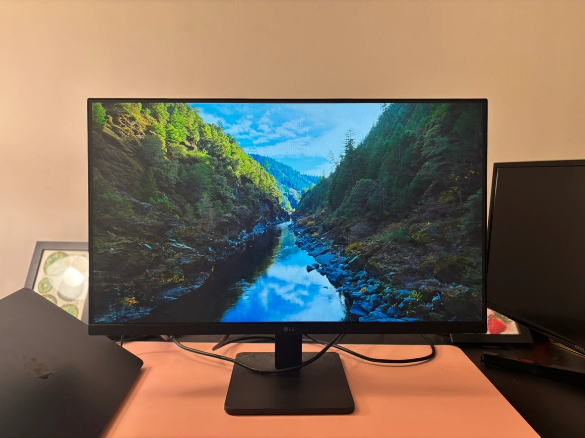 LG Computer Monitor - photo 2