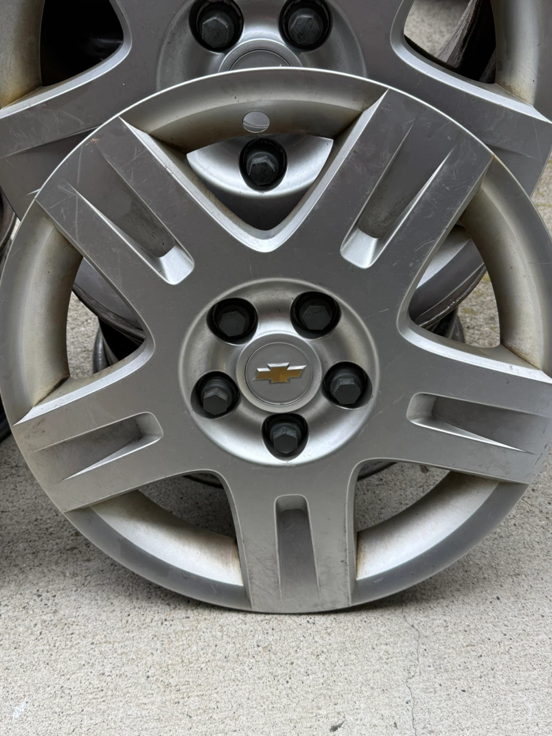 Set of 4 Chevrolet Silver Alloy Wheel Covers