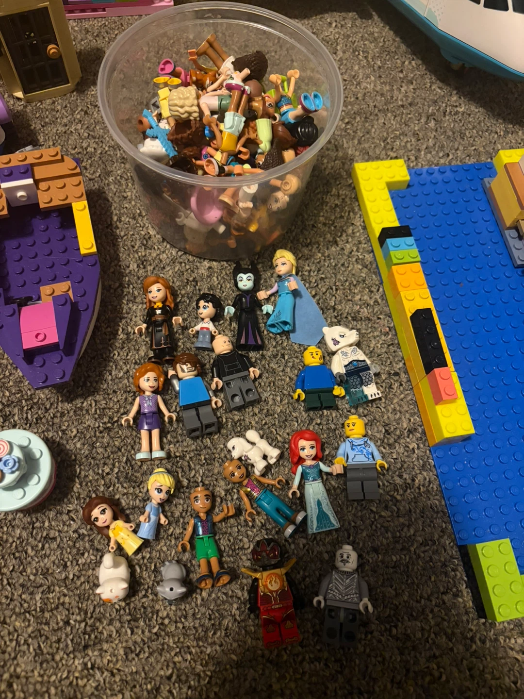 Large LEGO  Collection with Minifigures - photo 4