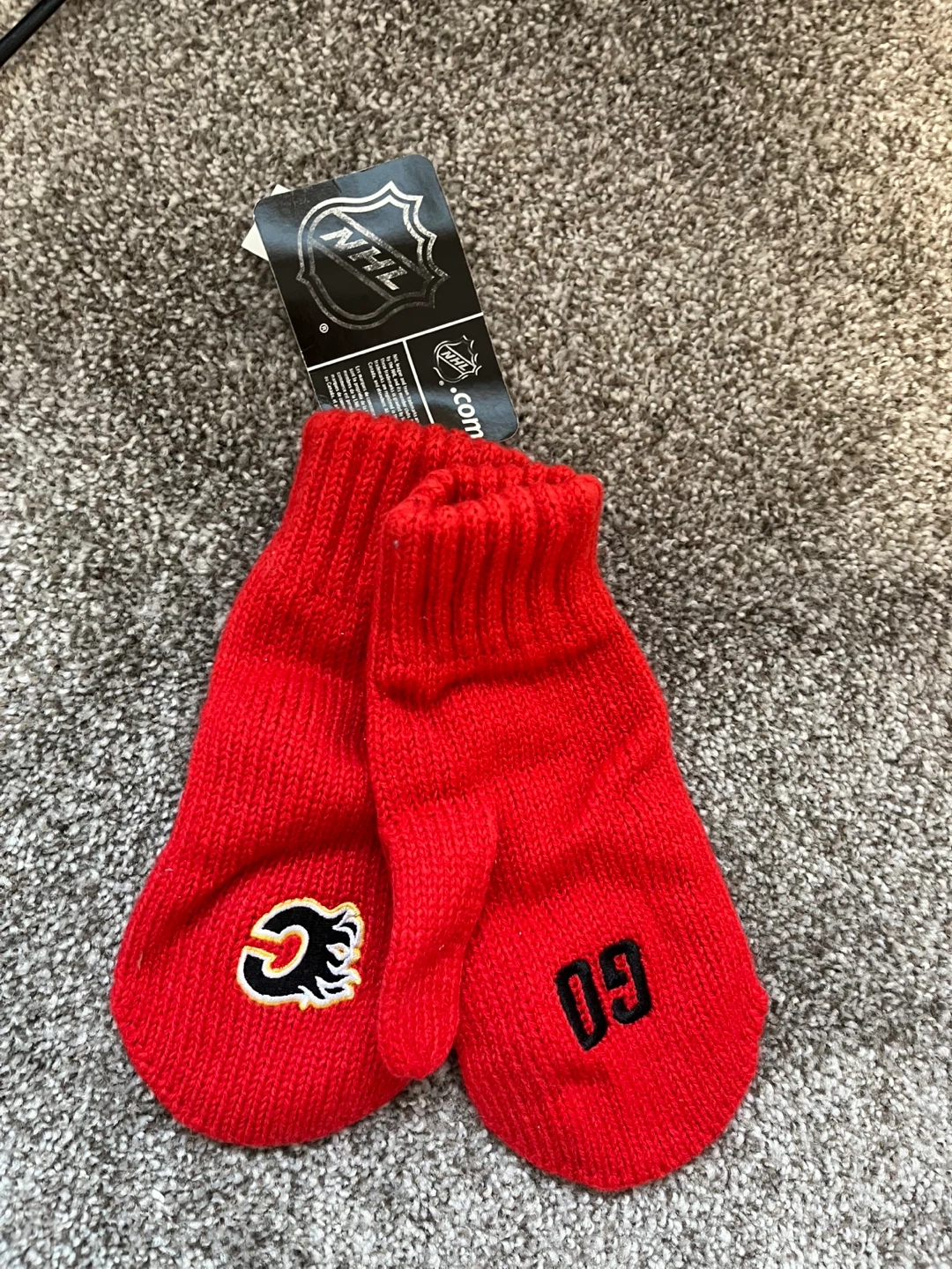 Calgary Flames NHL Knit Mittens