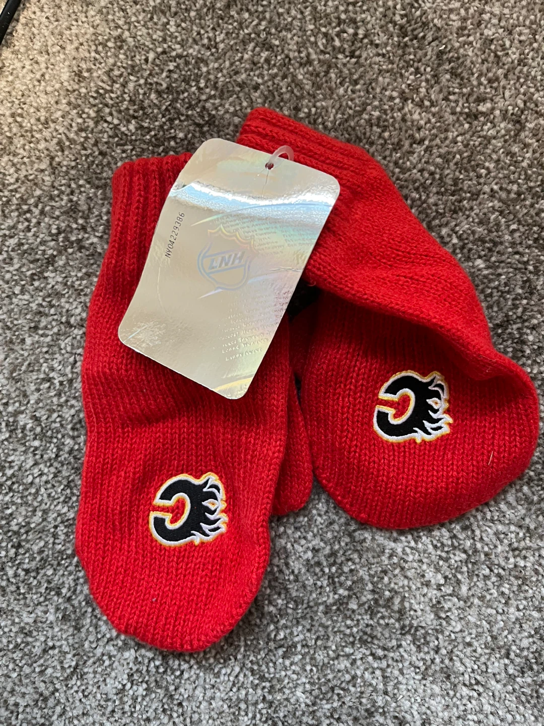 Calgary Flames NHL Knit Mittens - photo 2