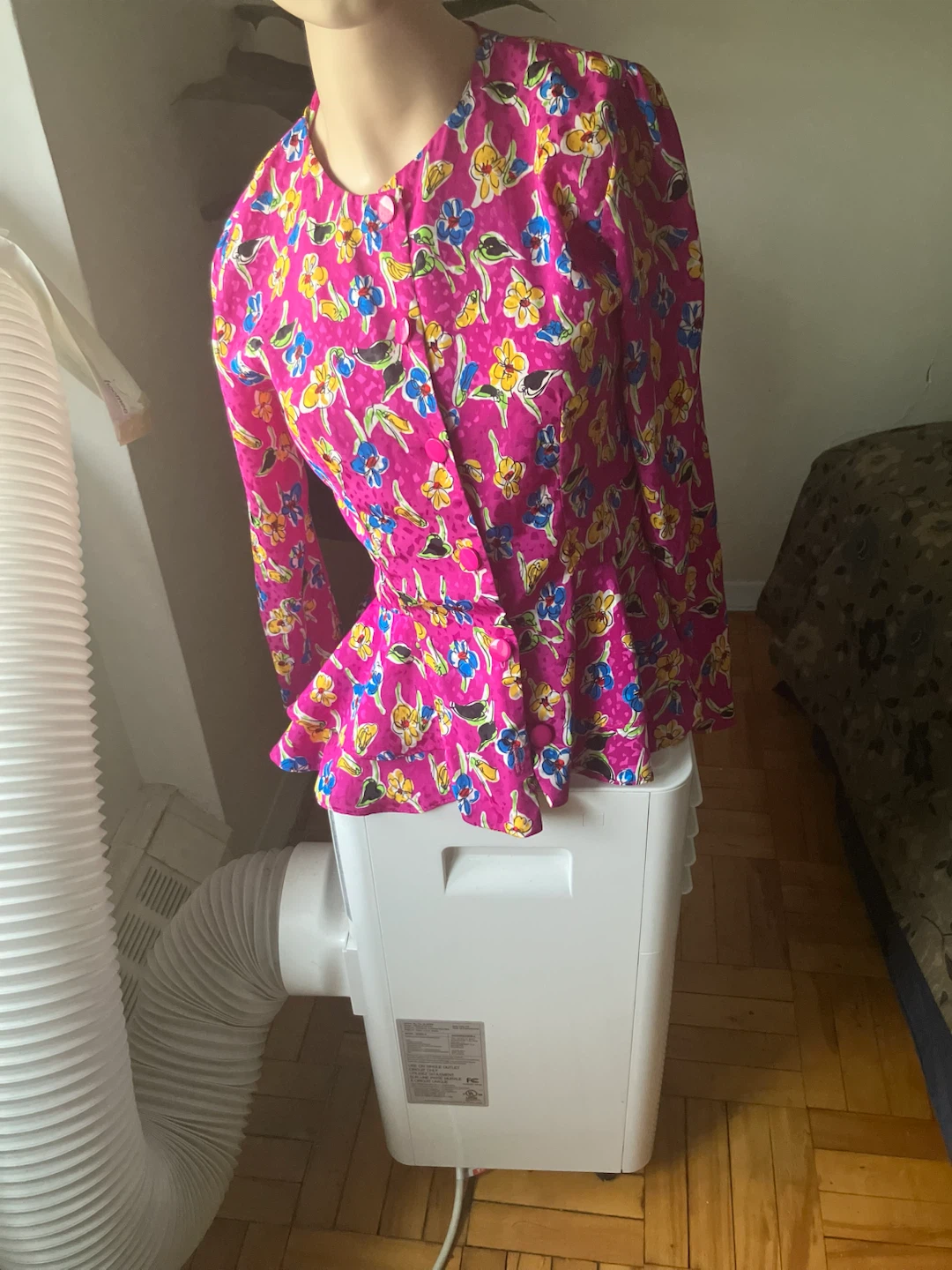 Assorted Women's clothing - photo 2