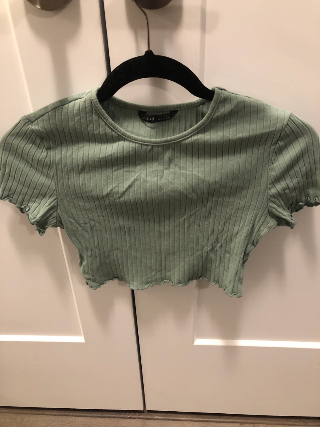 SHEIN Ribbed Lettuce Edge Crop Top 🆓